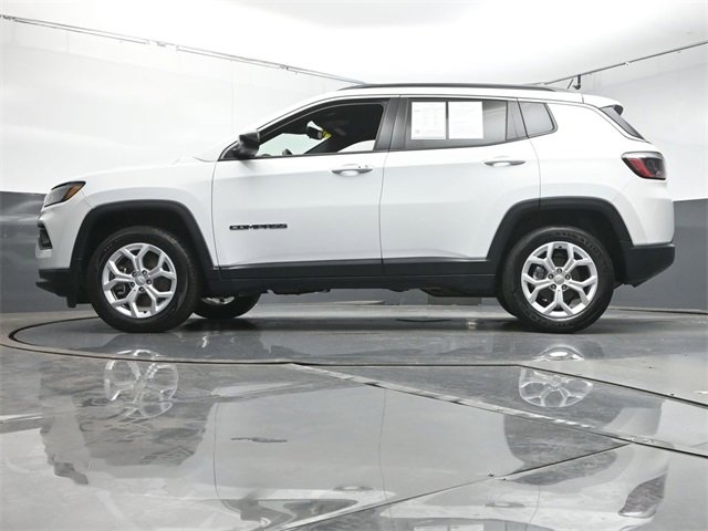 Used 2024 Jeep Compass Latitude image 33
