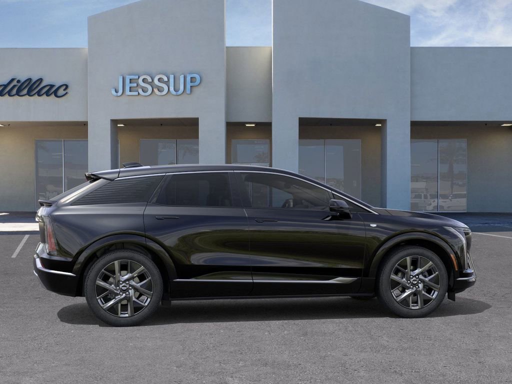 Certified 2026 Cadillac Optiq Luxury 2 RWD image 5