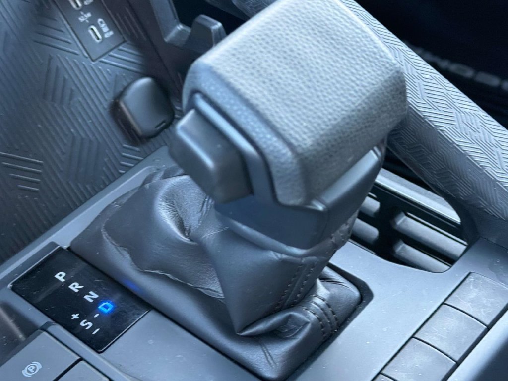 Certified 2024 Toyota Tacoma SR5 AWD/4WD image 17