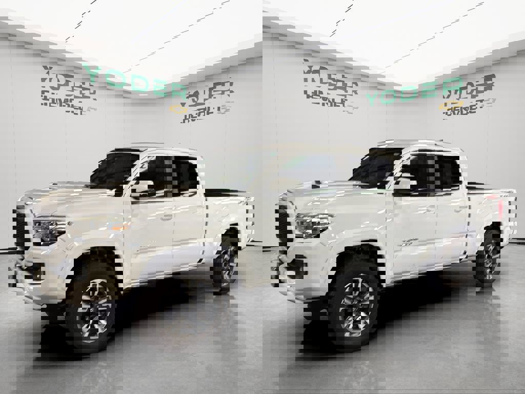 Used 2017 Toyota Tacoma TRD Sport w/ Tow Package image 46