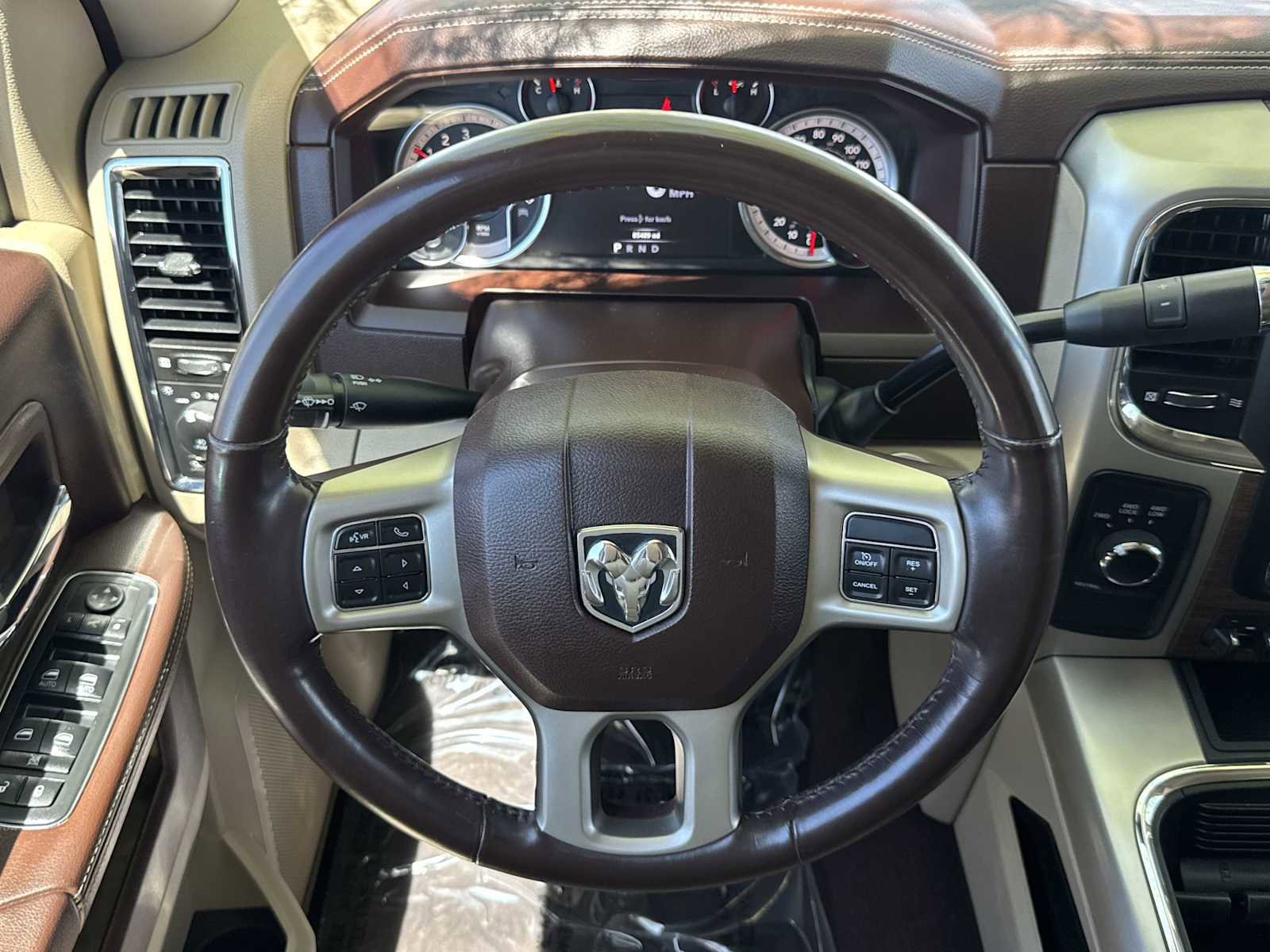 Used 2018 RAM 2500 Laramie w/ Cold Weather Group AWD/4WD image 18