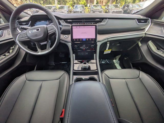 New 2025 Jeep Grand Cherokee Limited w/ Black Appearance Package image 13