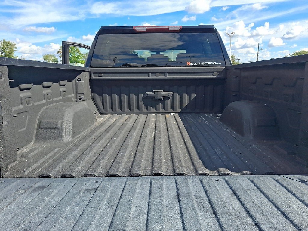 Certified 2022 Chevrolet Silverado 1500 RST w/ Safety Package AWD/4WD image 32