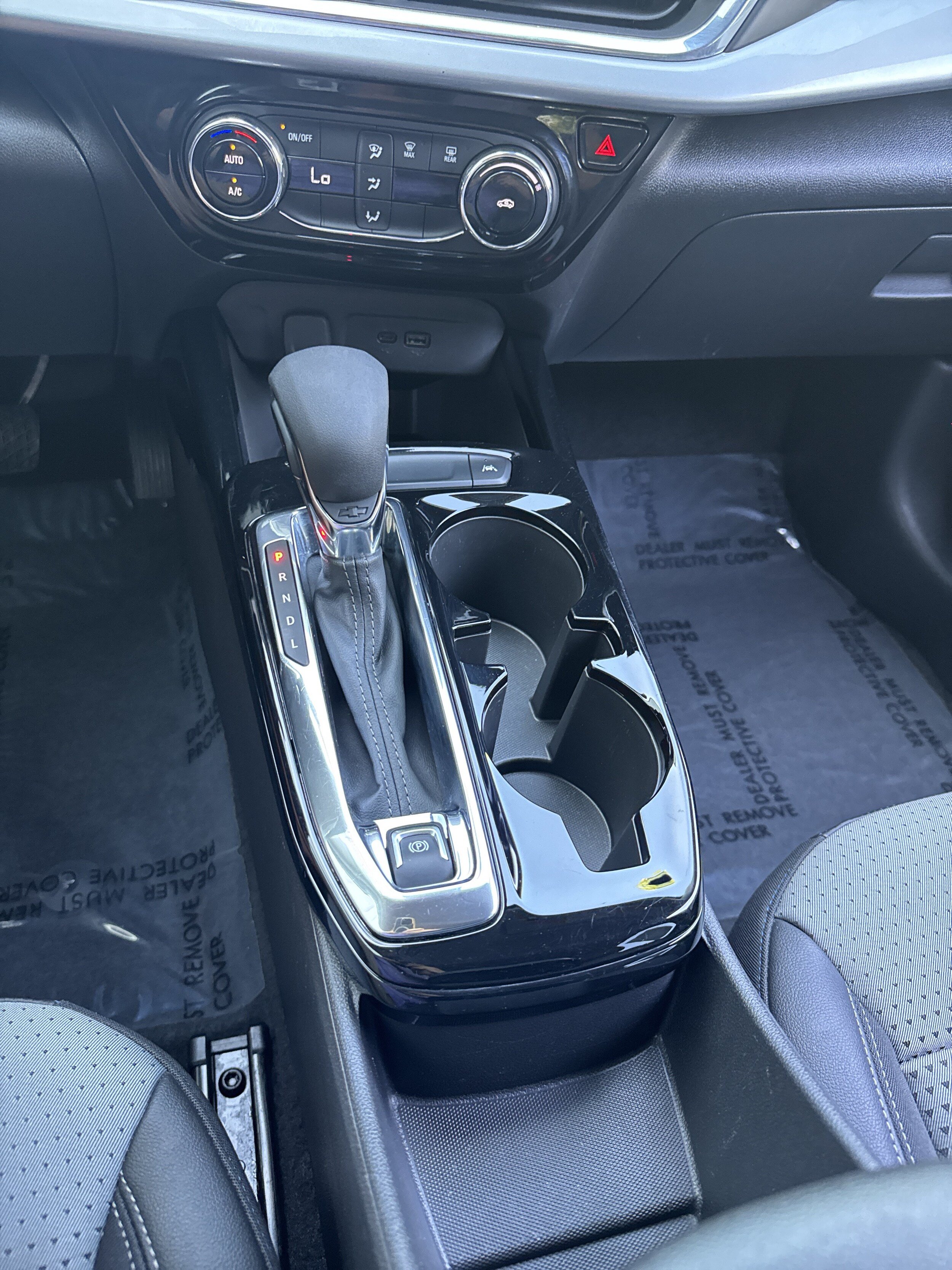 Used 2025 Chevrolet Trax LT FWD image 17