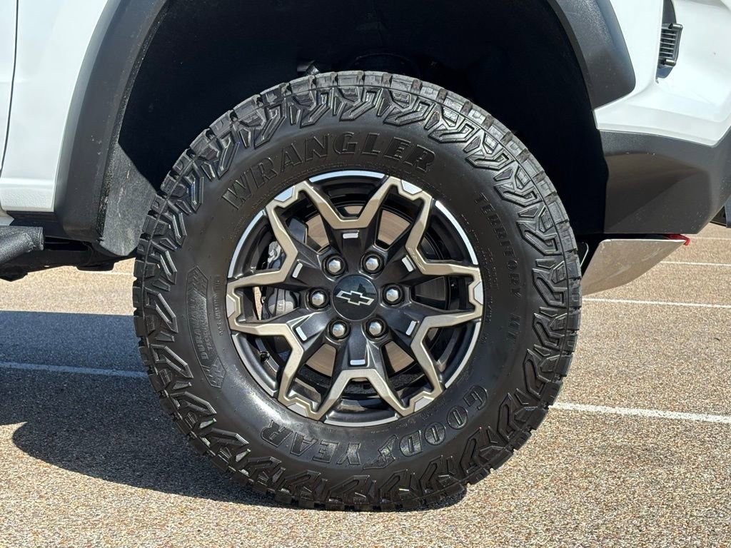 Used 2024 Chevrolet Colorado ZR2 w/ Technology Package image 8