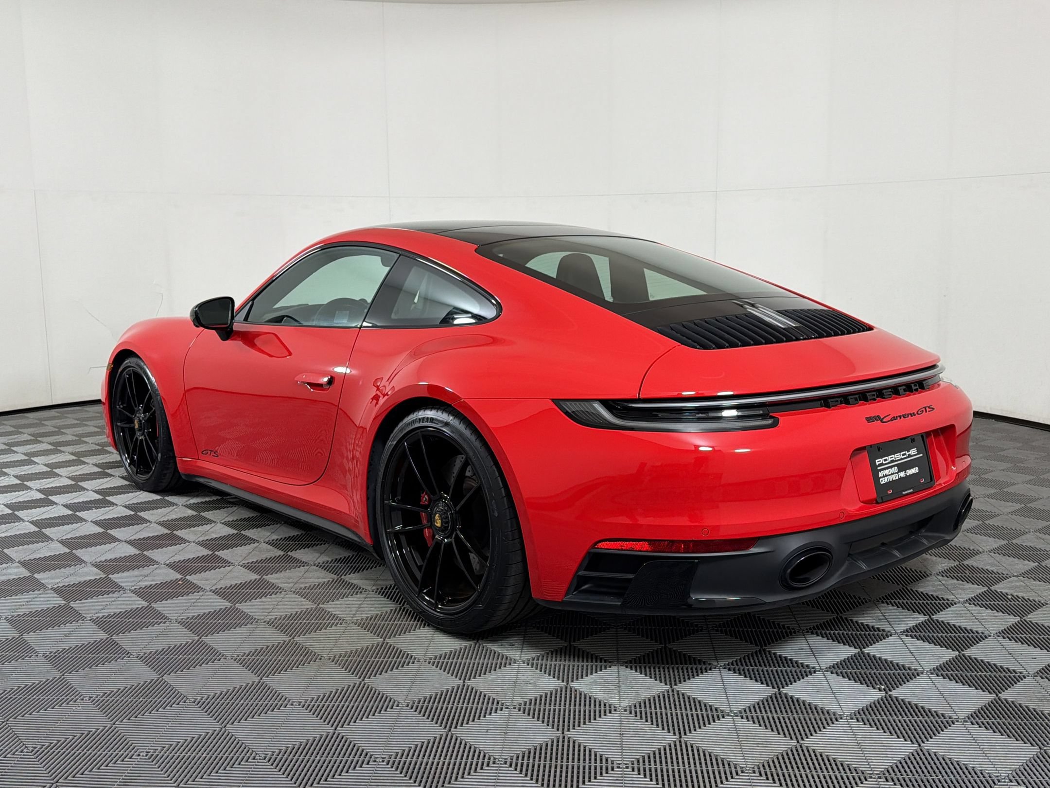 Certified 2024 Porsche 911 Carrera GTS RWD image 3