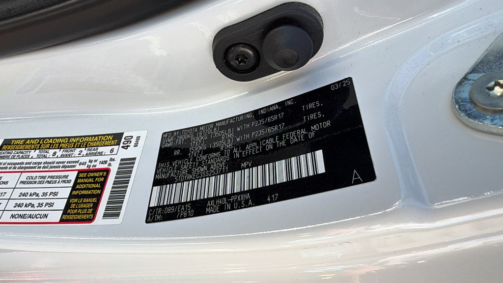 Used 2025 Toyota Sienna XLE FWD image 30