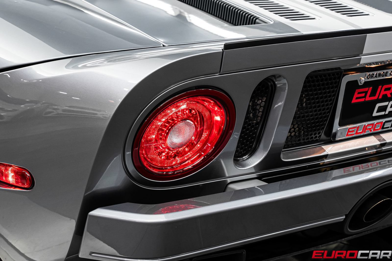 Used 2006 Ford GT RWD image 22