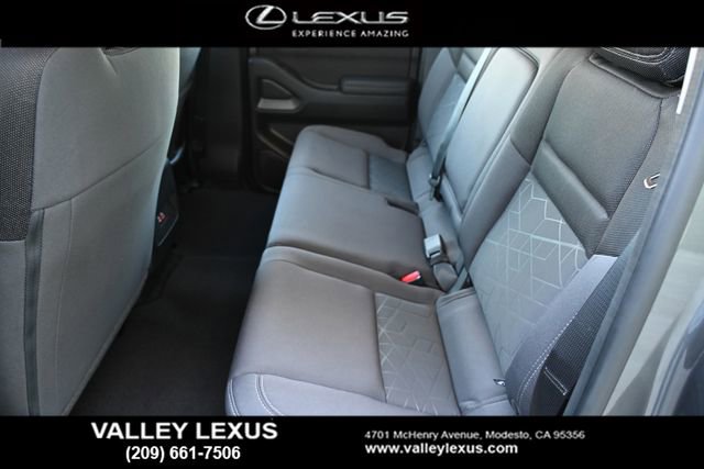 Used 2025 Nissan Frontier SV image 14