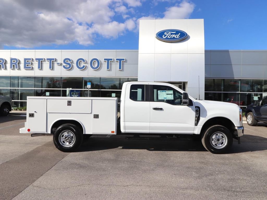 New 2026 Ford F250 XL w/ XL Chrome Package image 9