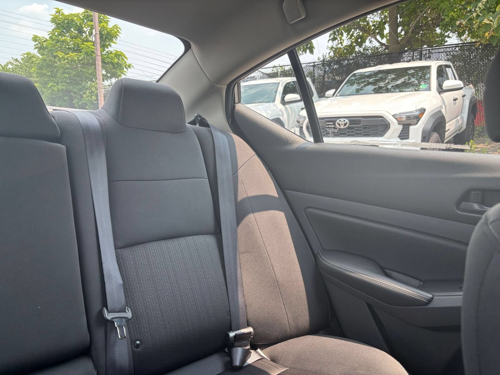 Used 2025 Nissan Altima 2.5 SV FWD image 32