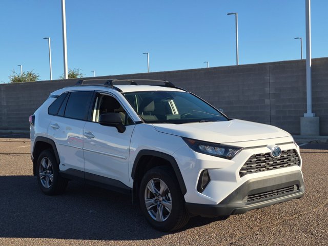 Used 2022 Toyota RAV4 LE AWD/4WD image 3