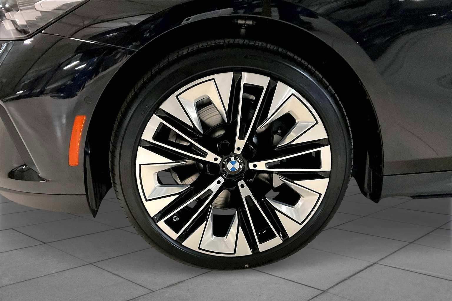 Used 2025 BMW 530i RWD image 8