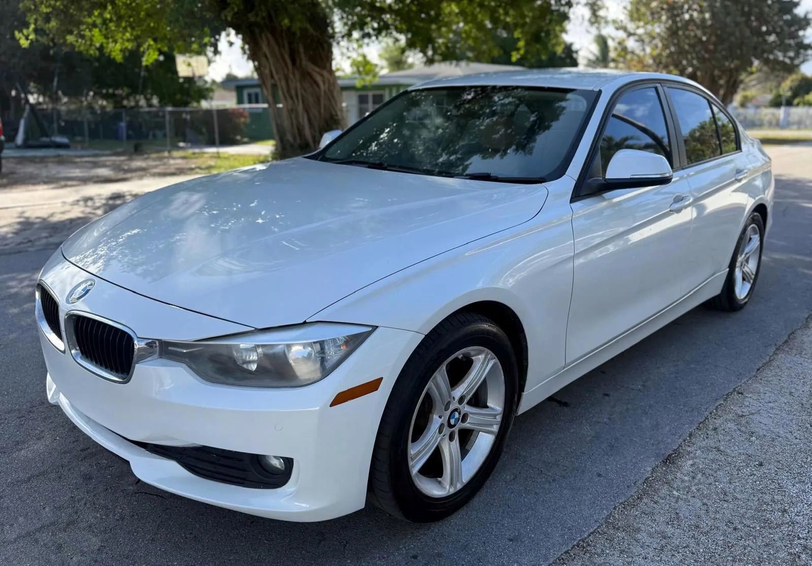 Used 2015 BMW 320i Sedan RWD image 5