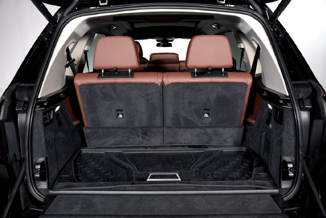 Used 2024 BMW X7 xDrive40i w/ Premium Package AWD/4WD image 7