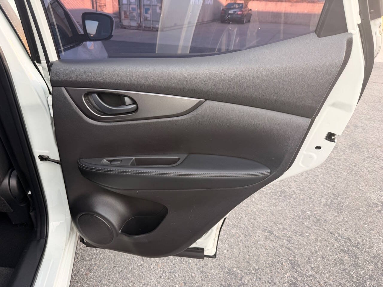 Used 2020 Nissan Rogue Sport S w/ Appearance Package FWD image 33