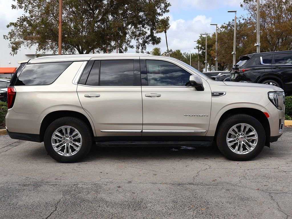 Used 2024 GMC Yukon SLT w/ SLT Luxury Package RWD image 18