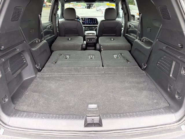 Used 2026 Chevrolet Traverse LT AWD/4WD image 8