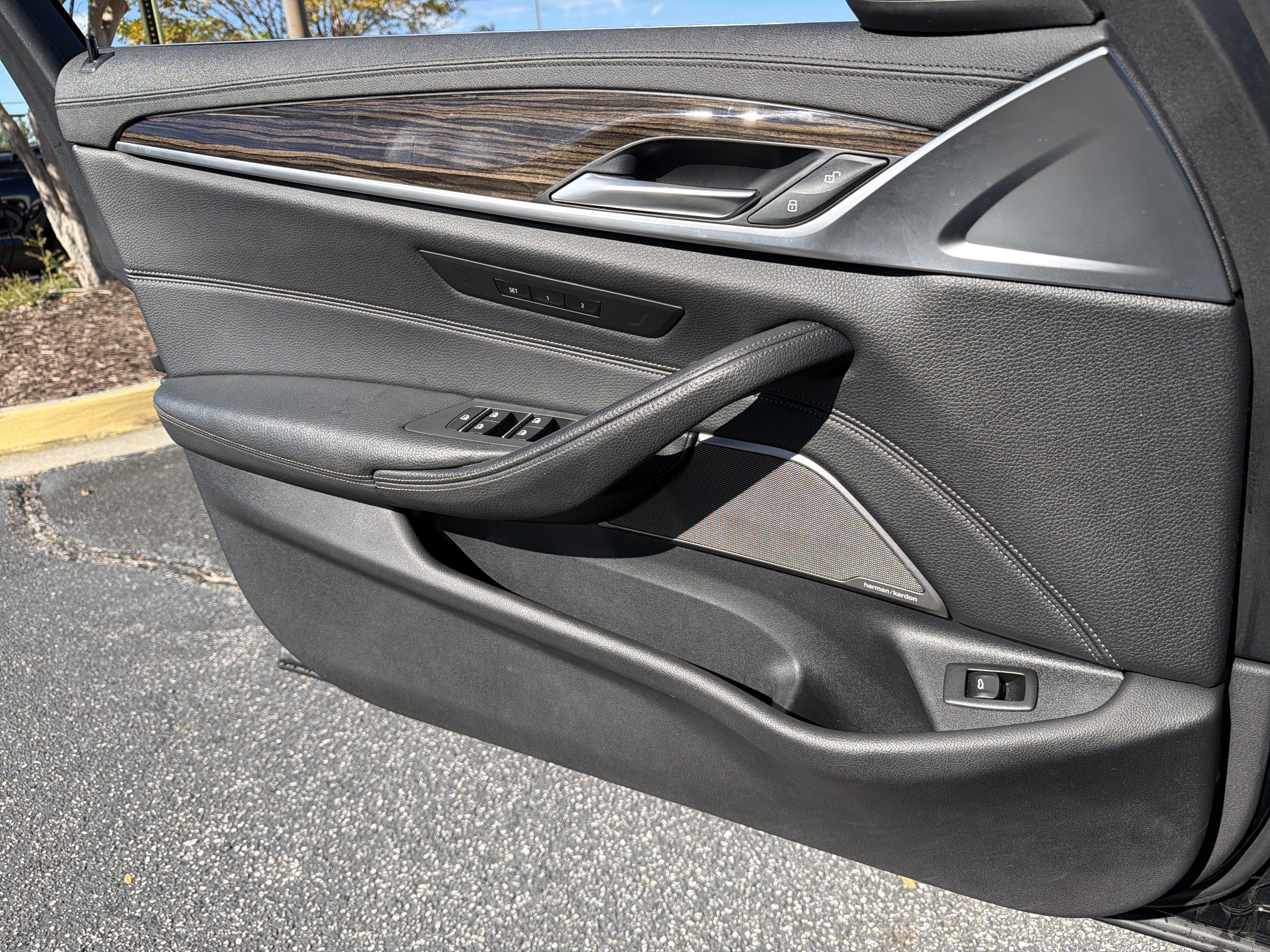 Used 2020 BMW 530i w/ Premium Package RWD image 14