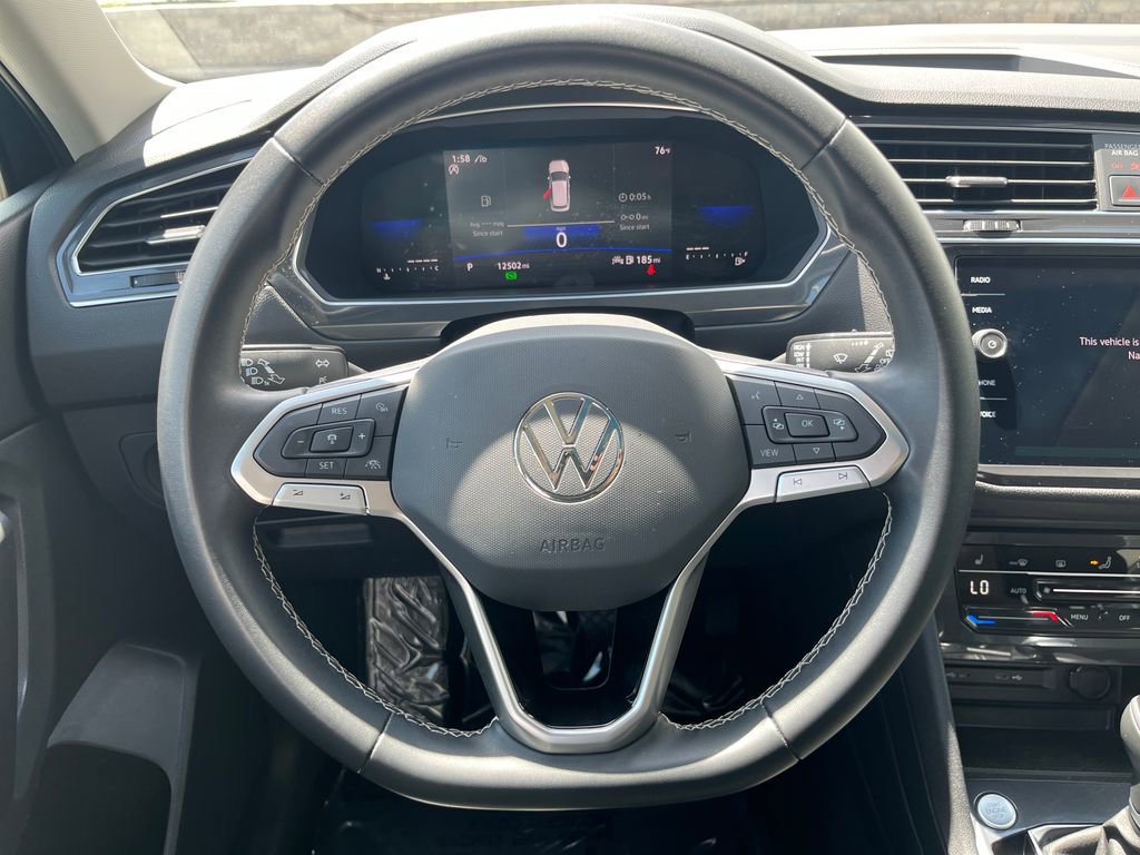 Certified 2023 Volkswagen Tiguan SE w/ Panoramic Sunroof Package AWD/4WD image 24