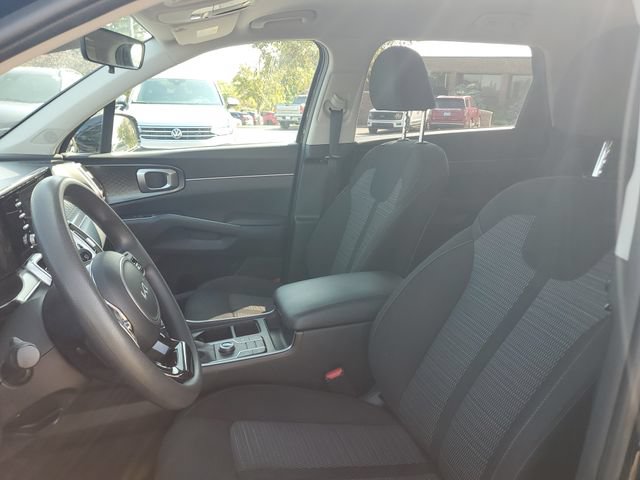 Certified 2023 Kia Sorento LX FWD image 17