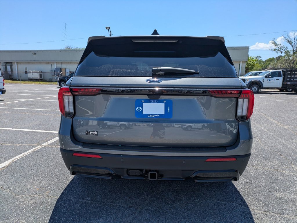New 2026 Ford Explorer ST-Line w/ ST-Line Street Pack RWD image 5
