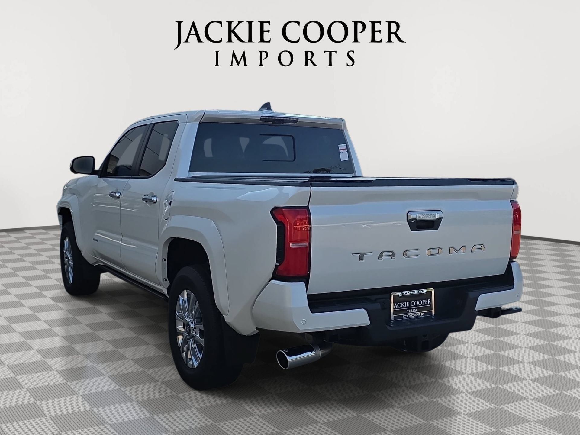 Used 2025 Toyota Tacoma Limited AWD/4WD image 7