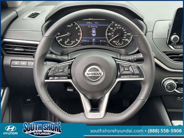 Used 2022 Nissan Altima 2.5 SV w/ SV Premium Package FWD image 17