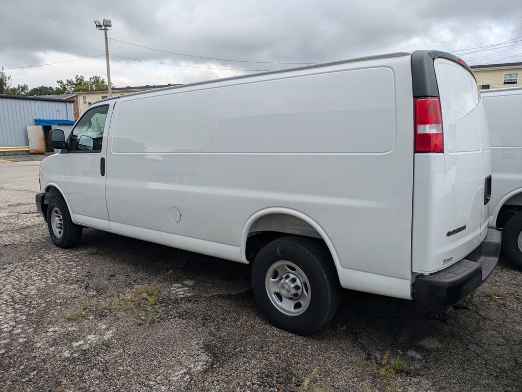 New 2025 Chevrolet Express 3500 w/ Power Convenience Package image 3