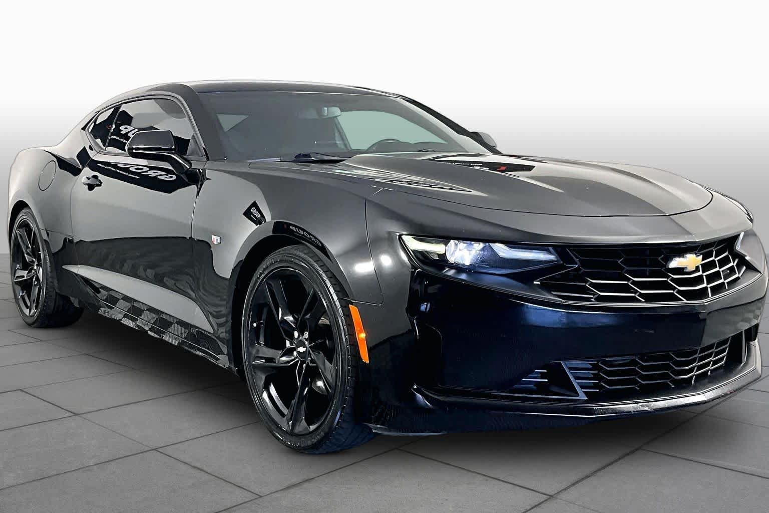 Used 2019 Chevrolet Camaro LT RWD image 3