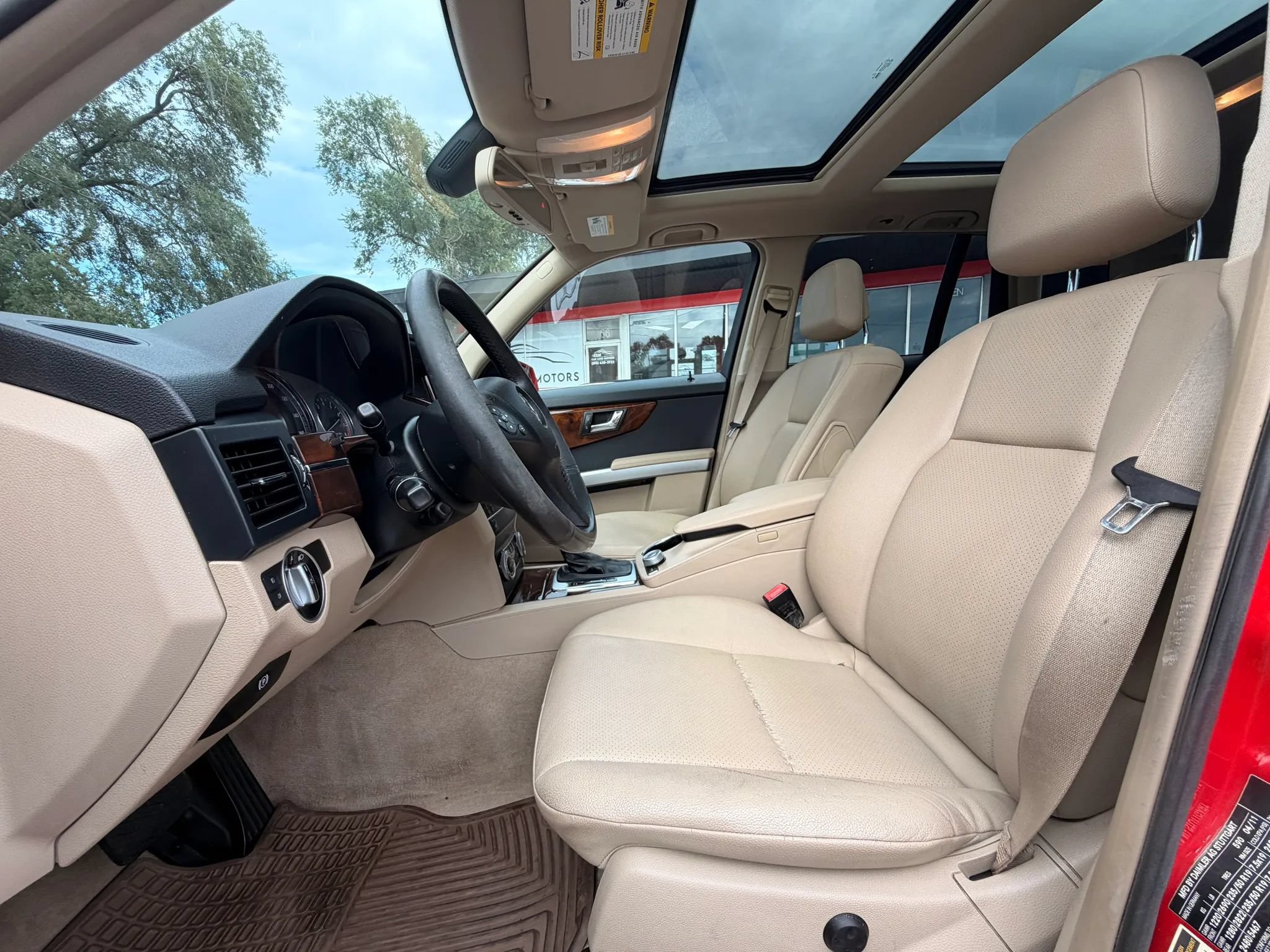 Used 2011 Mercedes-Benz GLK 350 4MATIC image 9