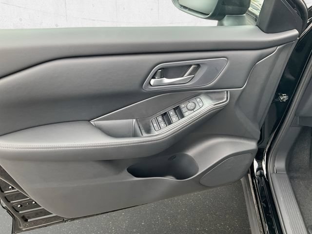 New 2026 Nissan Rogue SV w/ Cold Weather Package AWD/4WD image 27