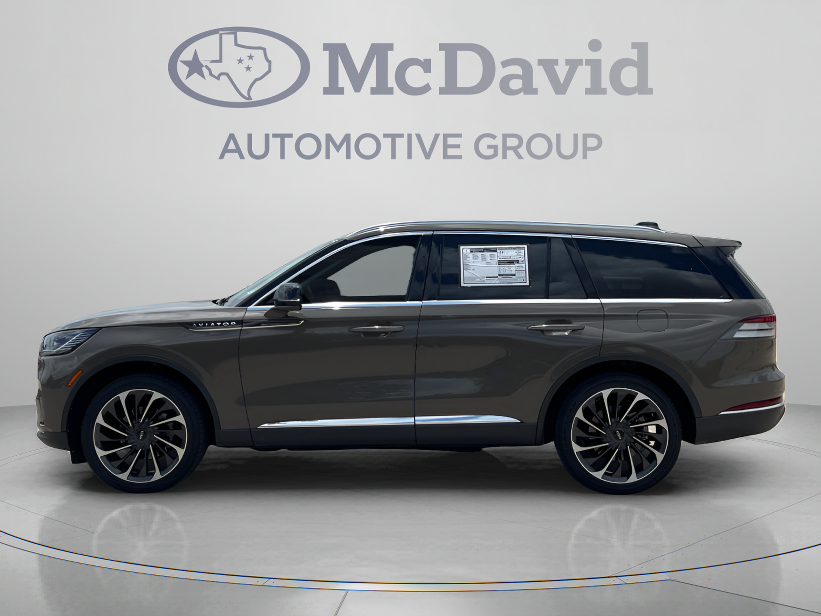 New 2025 Lincoln Aviator Reserve w/ Equipment Group 201A AWD/4WD image 4