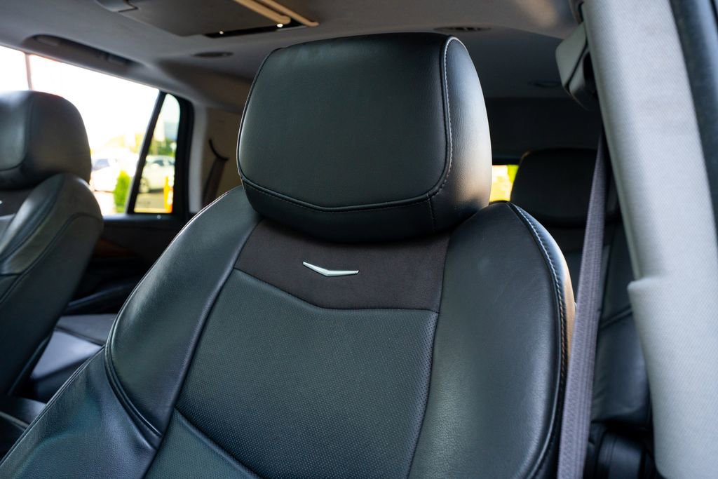Used 2017 Cadillac Escalade Premium Luxury AWD/4WD image 35