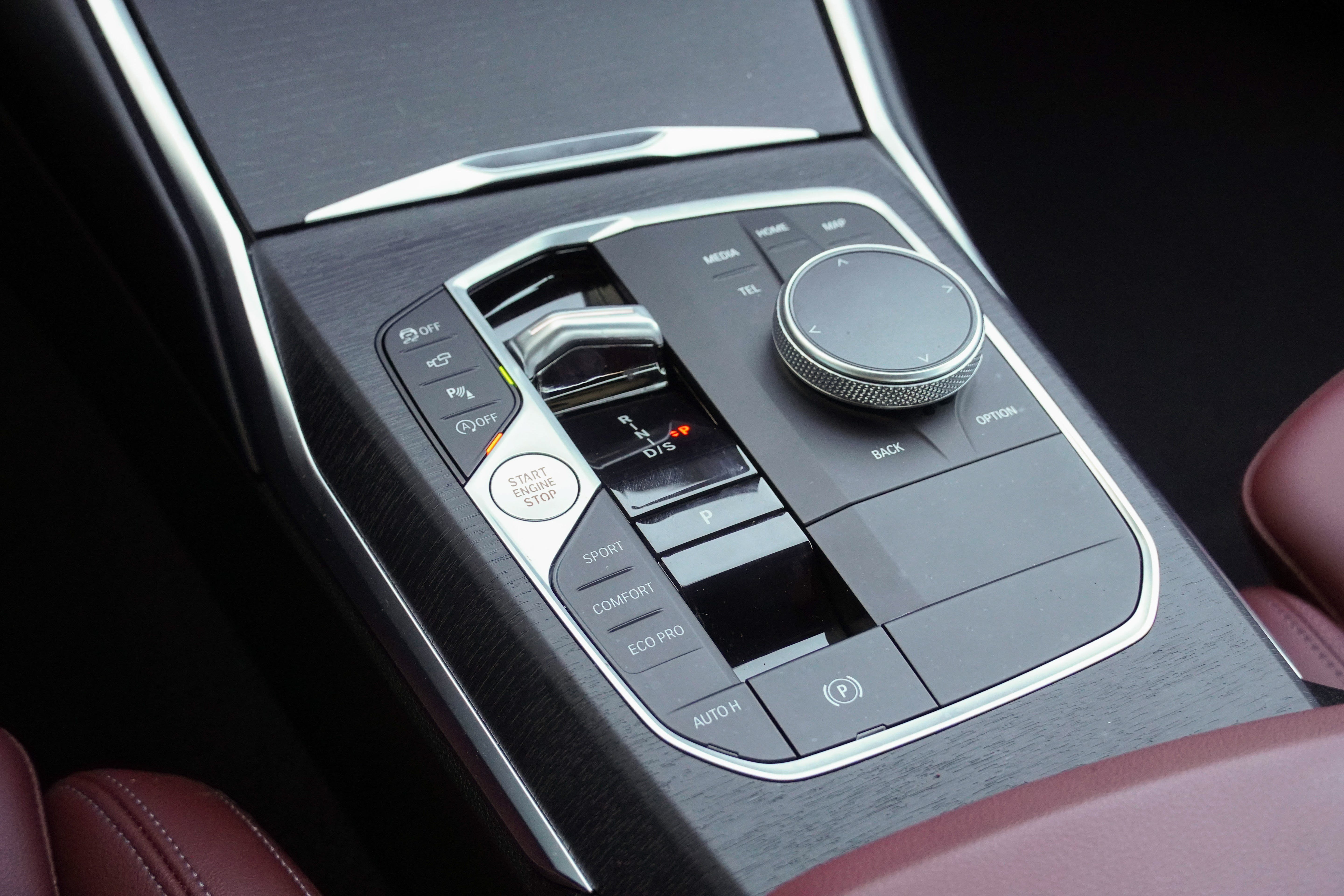 Certified 2025 BMW 330i Sedan RWD image 25