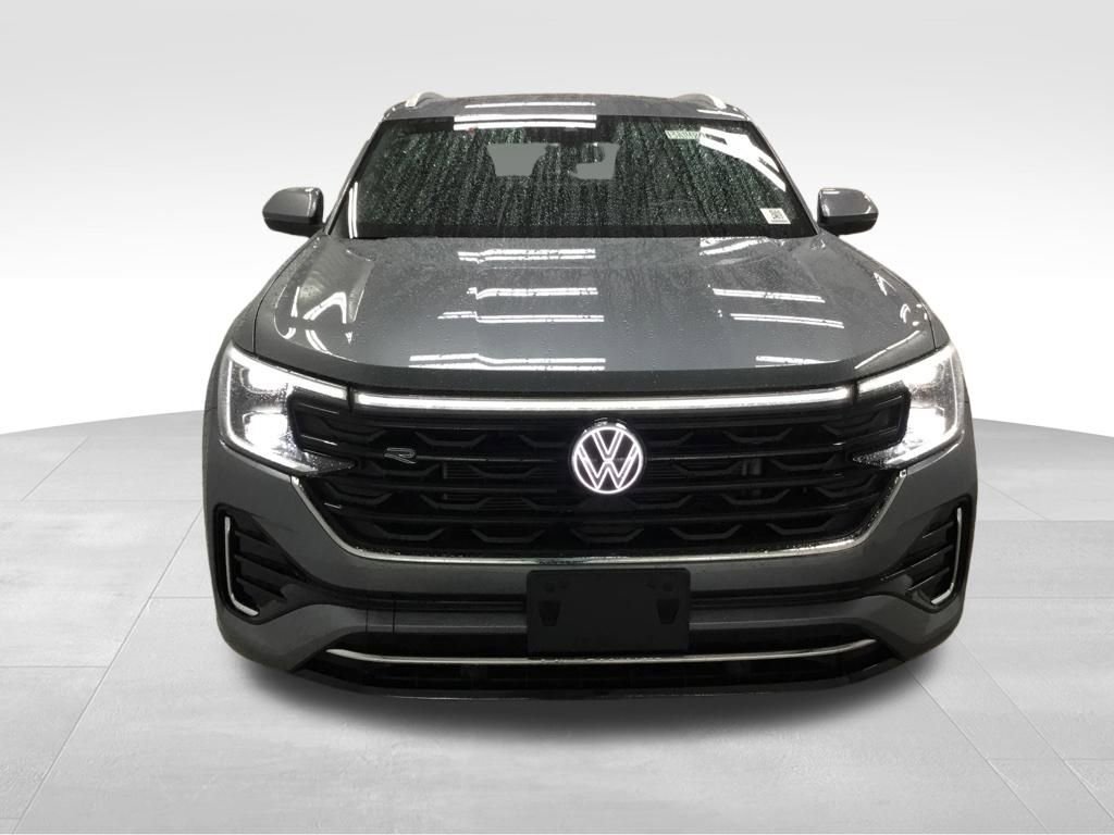 Used 2024 Volkswagen Atlas Cross Sport SEL R-Line AWD/4WD image 2