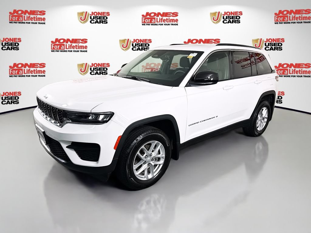 Used 2025 Jeep Grand Cherokee Laredo X AWD/4WD image 14