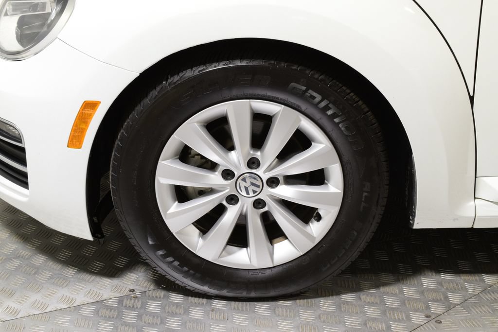 Used 2019 Volkswagen Beetle 2.0T S FWD image 35