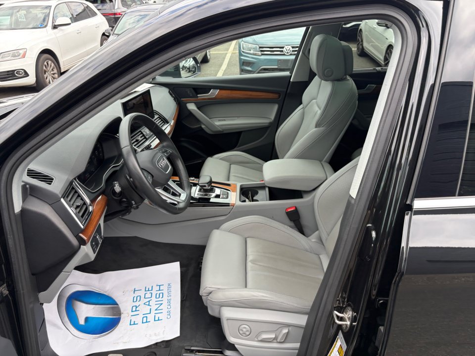 Used 2023 Audi Q5 e Premium Plus w/ Premium Plus Package AWD/4WD image 30