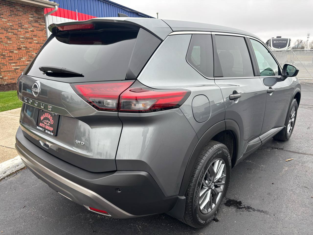 Used 2023 Nissan Rogue S AWD/4WD image 3