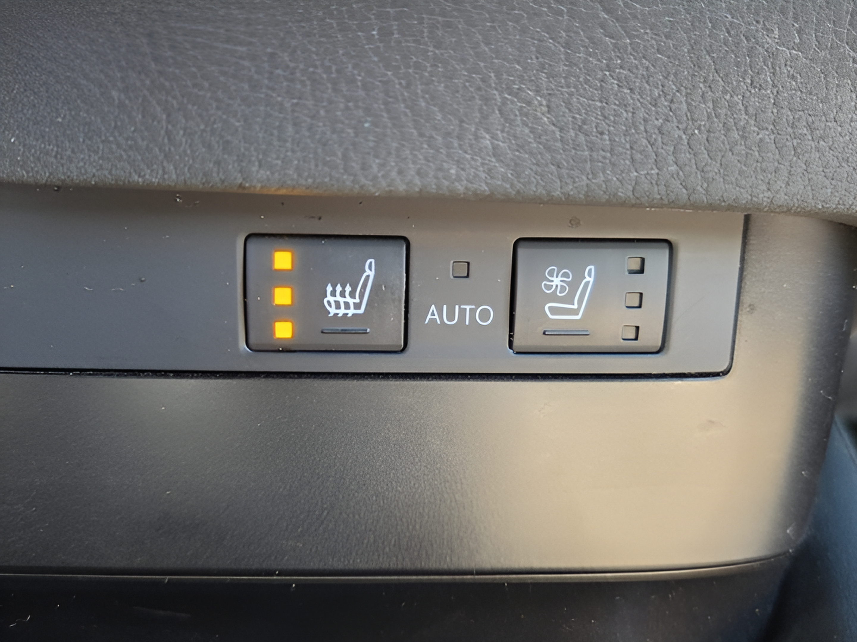 Used 2023 Lexus ES 300h w/ Premium Package FWD image 19