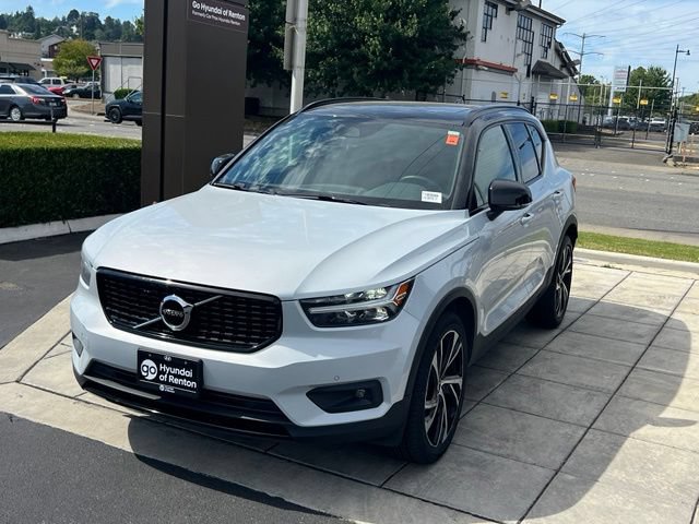 Used 2020 Volvo XC40 T5 R-Design AWD/4WD image 3