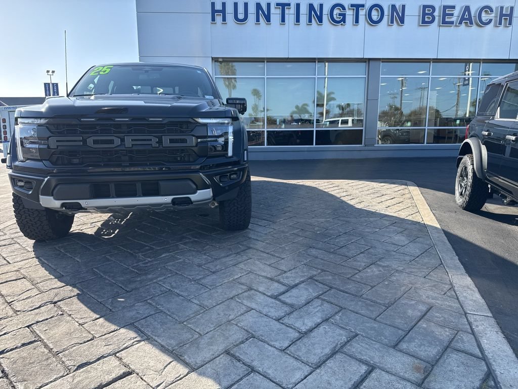 Used 2025 Ford F150 Raptor AWD/4WD image 24