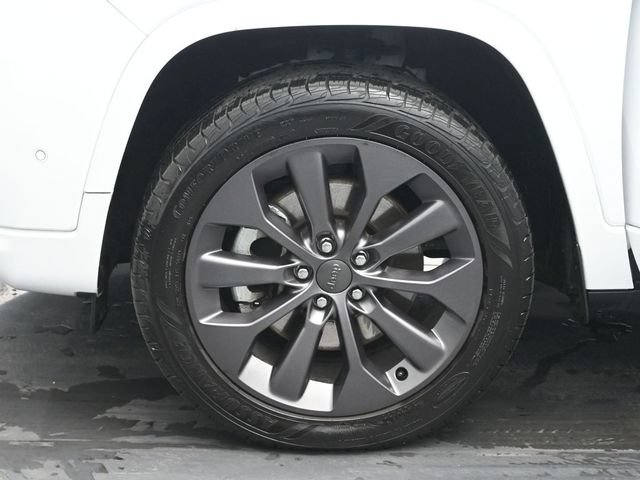 Used 2021 Jeep Cherokee High Altitude AWD/4WD image 36