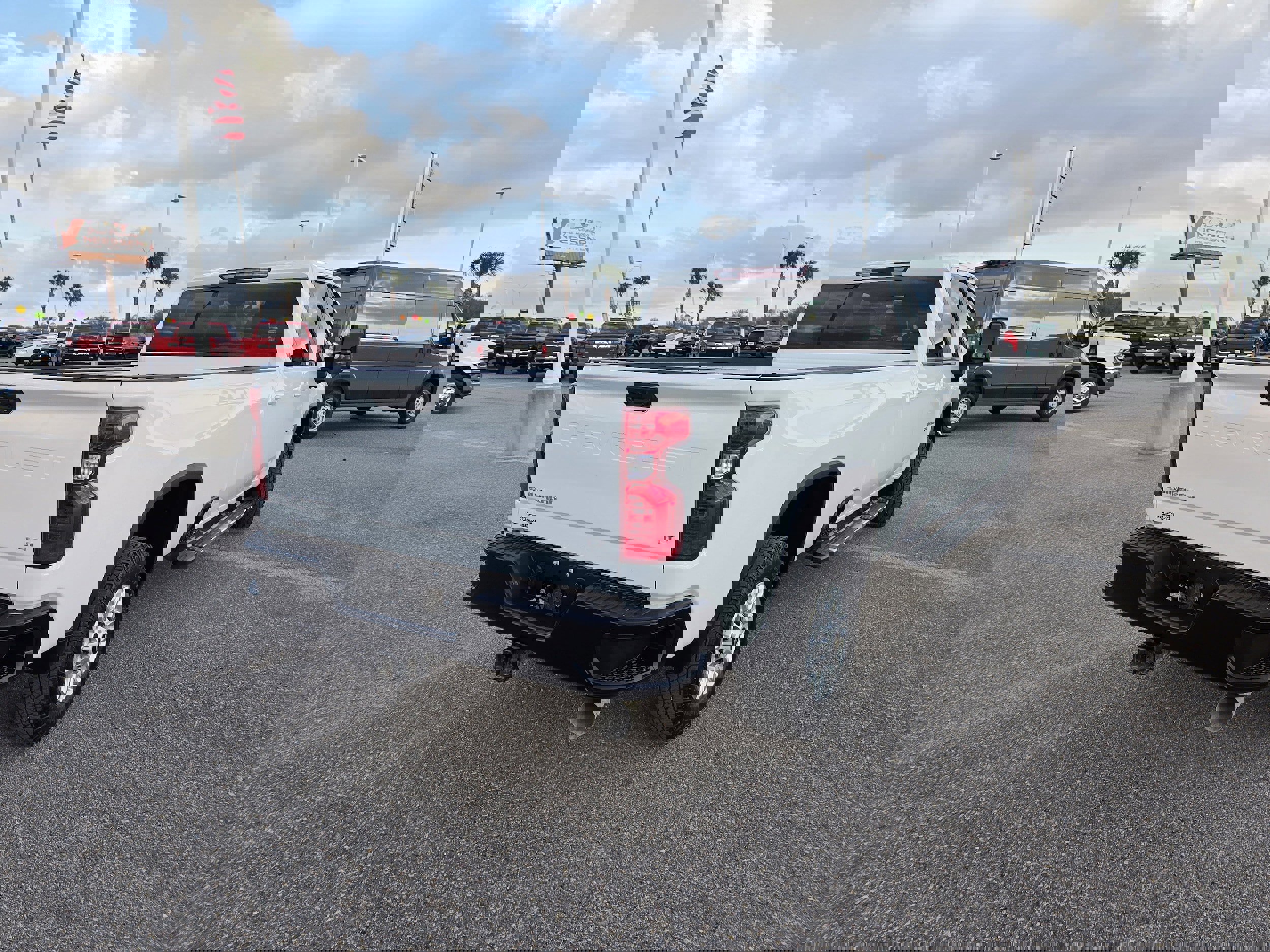 Used 2024 Chevrolet Silverado 2500 LT image 7