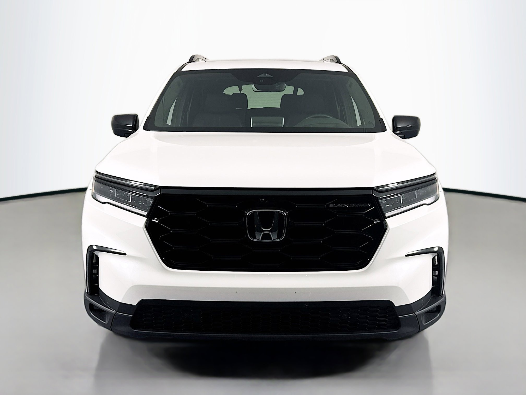 Certified 2025 Honda Pilot Black Edition image 2