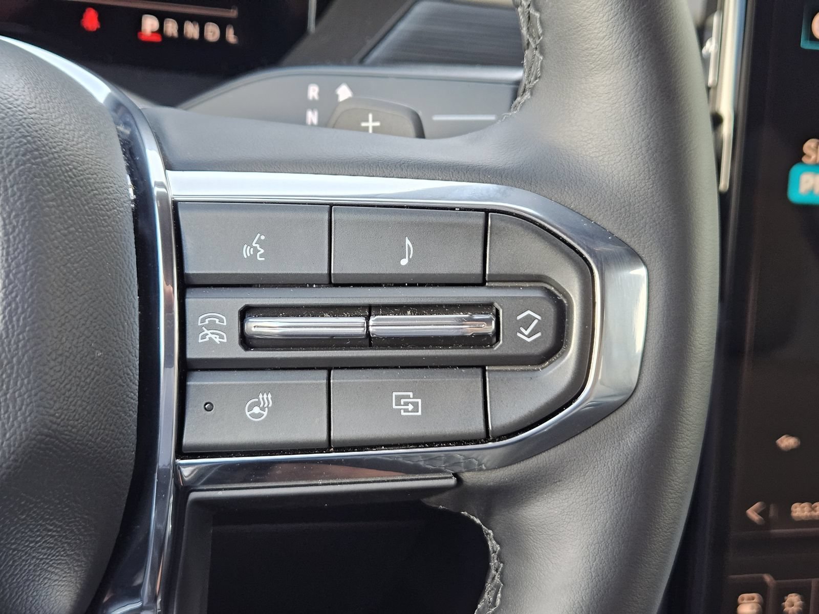 Certified 2026 GMC Acadia Elevation w/ Elevation Premium Package FWD image 25