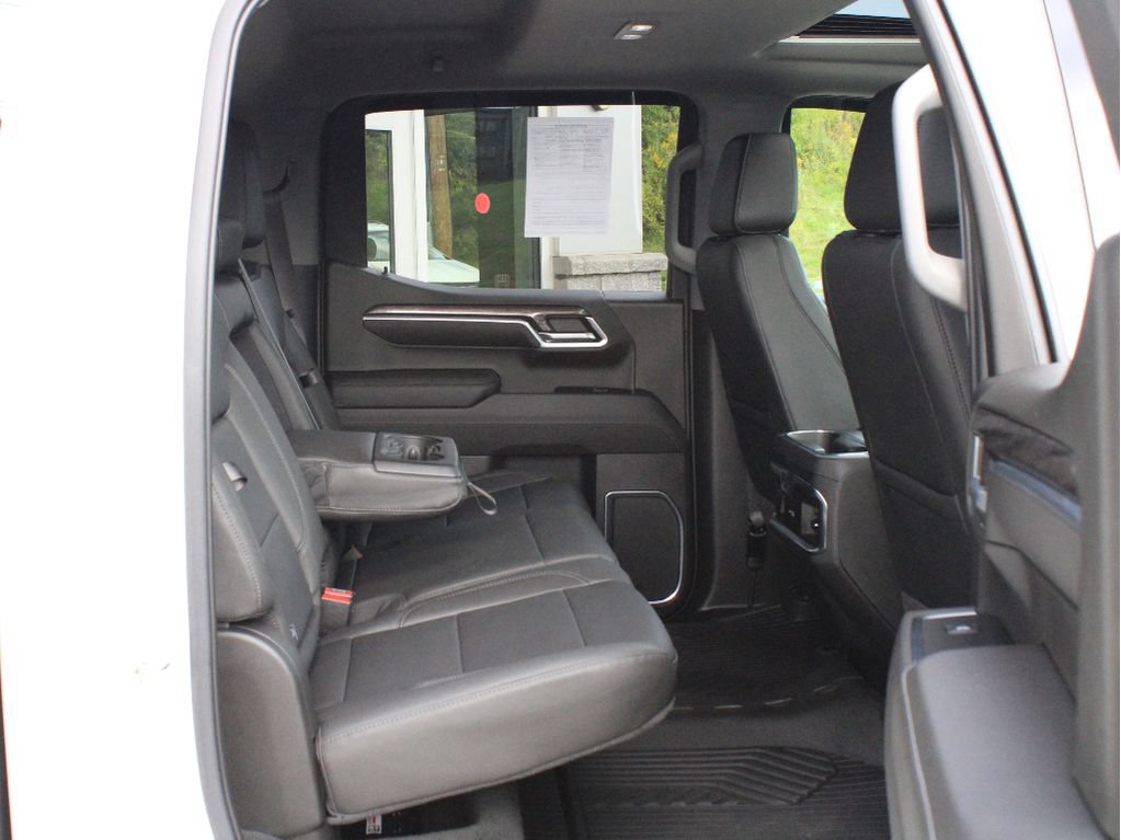 Used 2022 Chevrolet Silverado 1500 LTZ w/ LTZ Premium Package AWD/4WD image 28