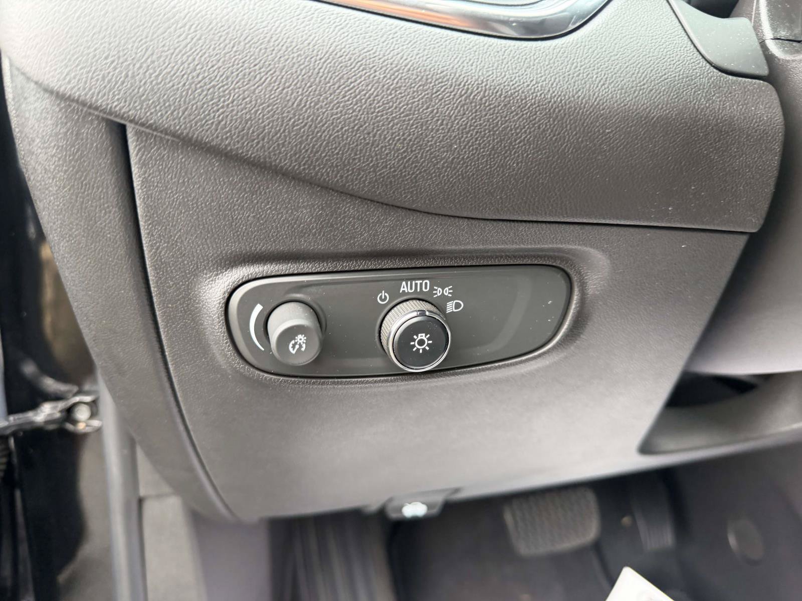 Certified 2024 Chevrolet Equinox LS w/ LS Convenience Package AWD/4WD image 19