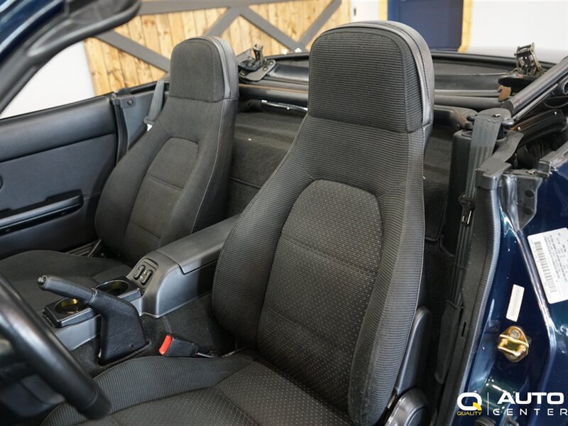 Used 1996 MAZDA MX-5 Miata RWD image 23